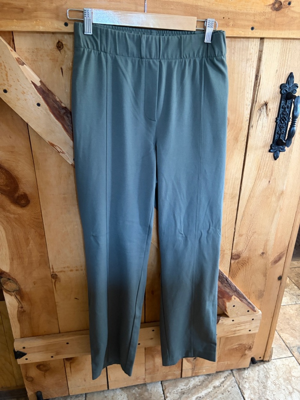 J. Jill Olive Green Cropped Ankle Pants, XL New condition.  So soft
